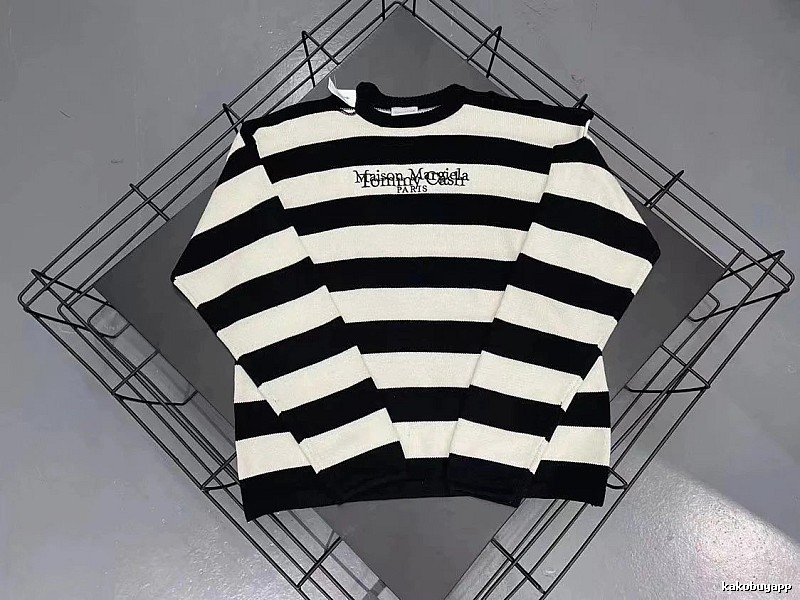 Balenciaga Premium Style Logo hoodie Black Pullover Small for Minimal Outfits