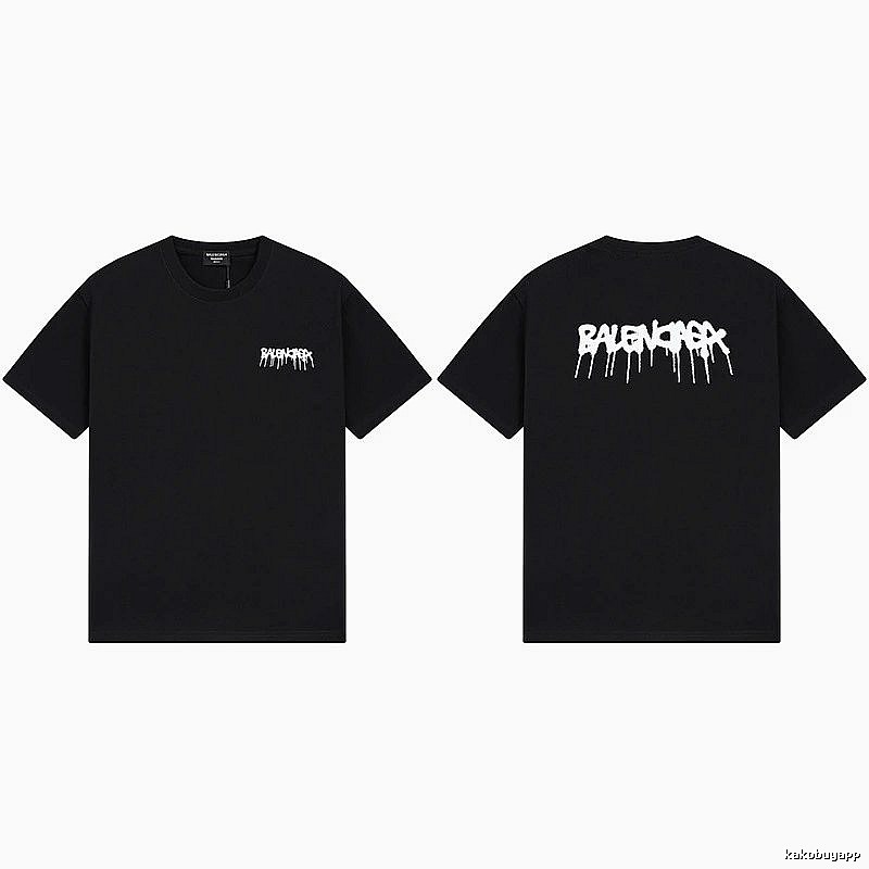 Balenciaga street-style black T-shirt