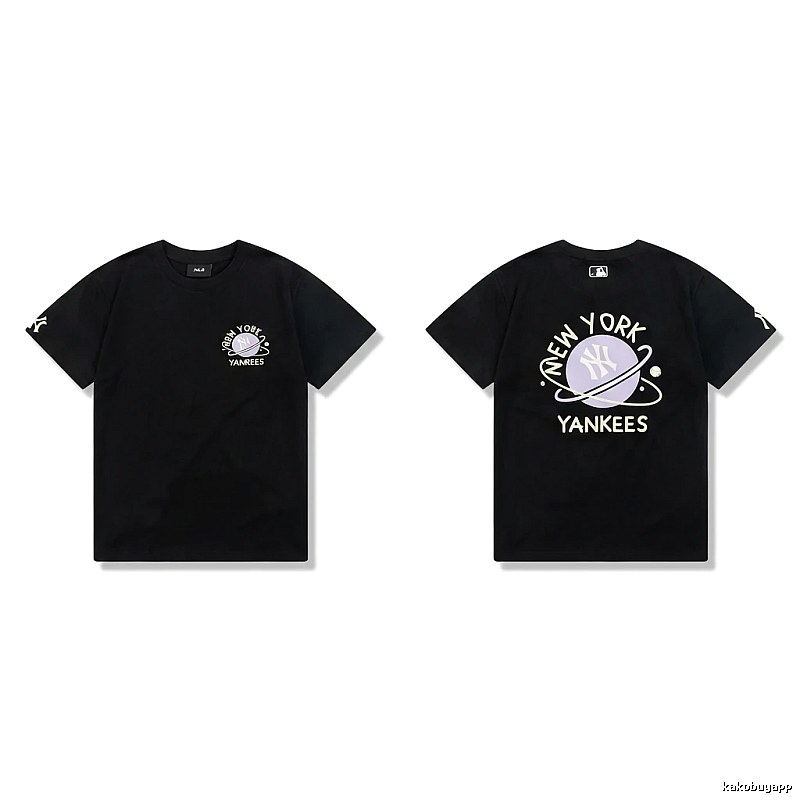 Black T-shirt of MLB New York Yankees