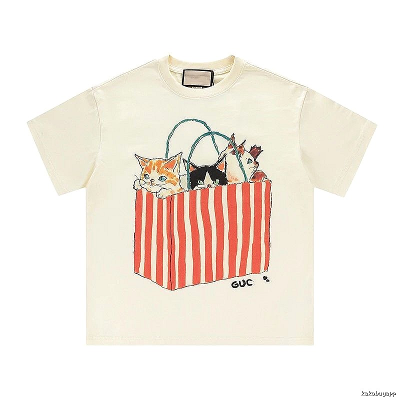 Gucci Cat Print Vintage Style Off-White T-Shirt