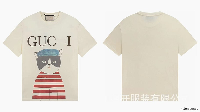 Gucci Cat Print Vintage Style Off-White T-Shirt