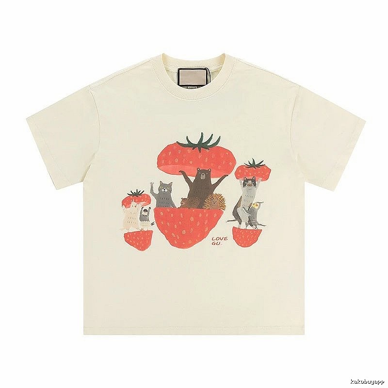 Gucci Strawberry & Animal Playful Style Off-white T-shirt