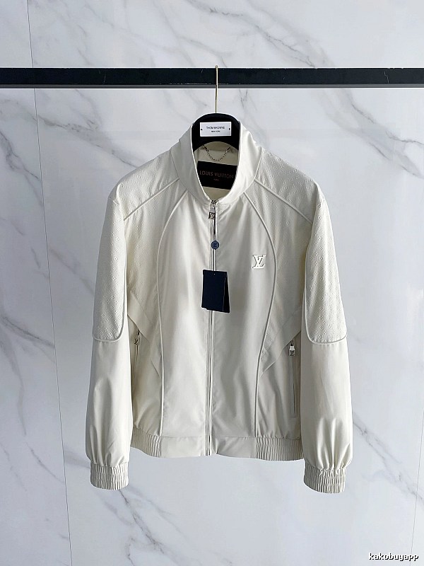 Light Jacket by Arc’teryx with Cream Zip Jacket with Small
