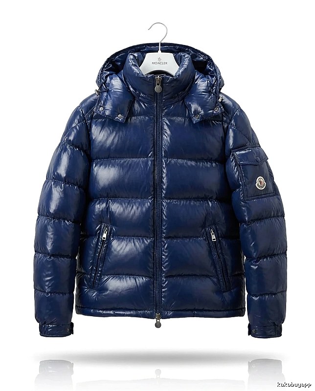 Moncler shiny and fashionable down jacket
