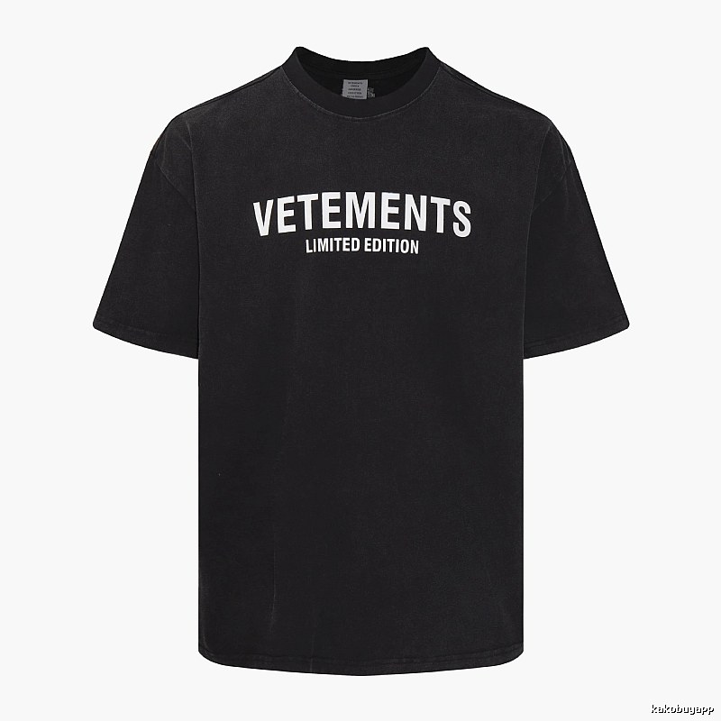 Monogram Statement graphic T-shirt Black Colorful Lucky for Layered Styling