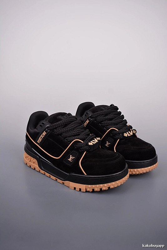 Nike Black and Brown Low-Top Sneakers with Streamlined Sole