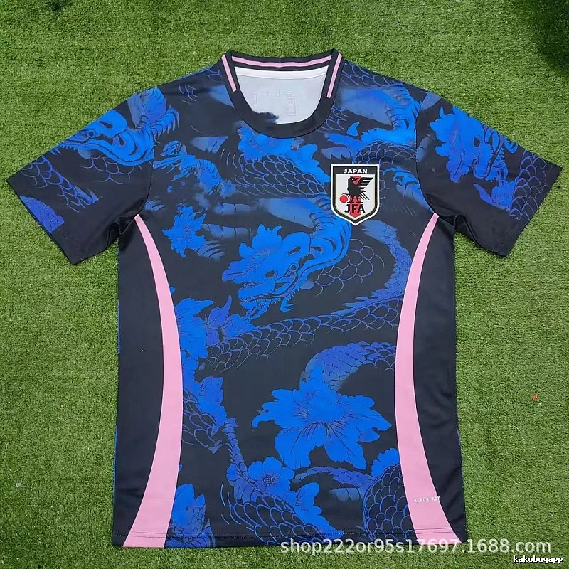 Real Madrid Commemorative-Style Look Dragon Soccer Jersey Signature Detail