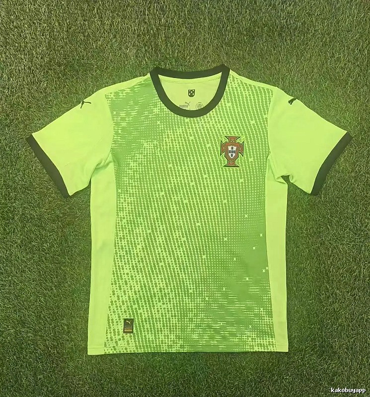 Real Madrid Weekend Home soccer jersey White Football Gold for Weekend Wear