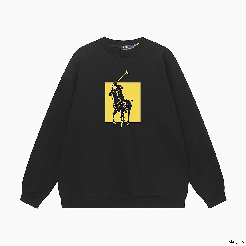 The classic black sweatshirt of Ralph Lauren.